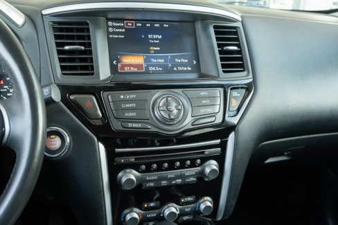 Used 2020 Nissan Pathfinder SV image 12