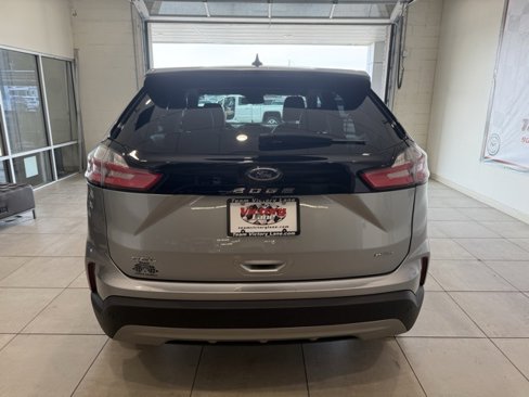 Used 2024 Ford Edge SEL image 5