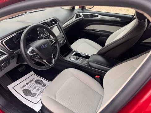 Used 2019 Ford Fusion SE w/ Equipment Group 151A image 6