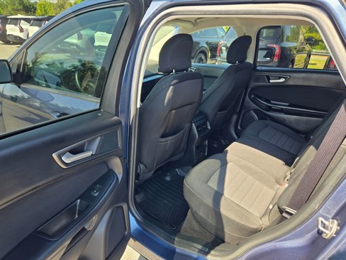 Used 2019 Ford Edge SE image 32