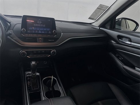 Used 2024 Nissan Altima 2.5 SR image 19