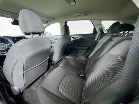 Used 2023 Kia Sportage LX image 17