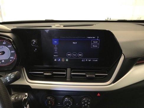 Used 2024 Chevrolet Trax RS w/ Driver Confidence Package image 18