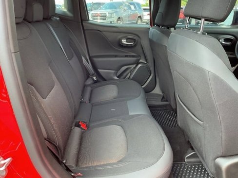 Used 2023 Jeep Renegade Latitude image 14