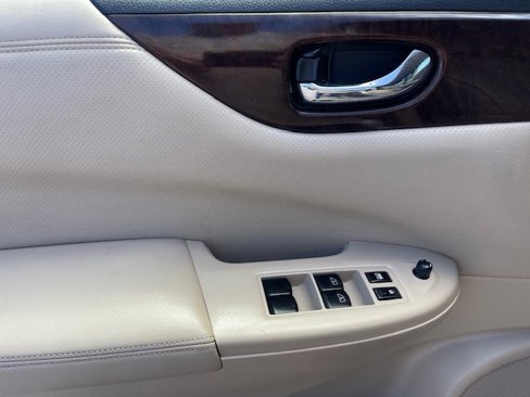 Used 2012 Nissan Quest SL image 7