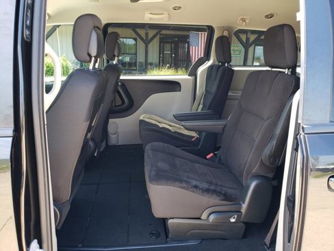 Used 2017 Dodge Grand Caravan SE w/ Power Window Group image 12