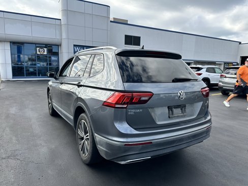 Used 2018 Volkswagen Tiguan SEL w/ 3rd Row Seat Package image 6