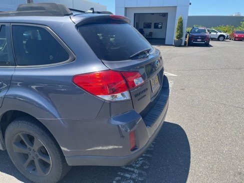 Used 2014 Subaru Outback 2.5i Premium image 5