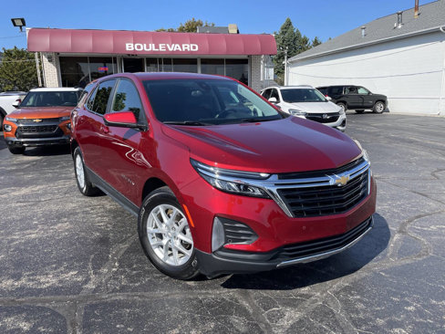 Used 2024 Chevrolet Equinox LT w/ LPO, Floor Liner Package image 1