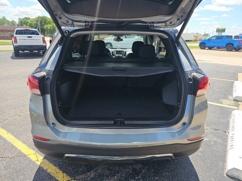 Used 2023 Chevrolet Equinox LT w/ Driver Convenience Package image 18