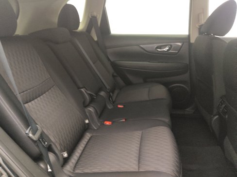 Used 2018 Nissan Rogue SV image 19