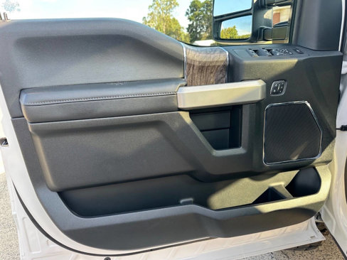 Used 2019 Ford F250 Lariat image 13