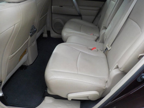 Used 2013 Toyota Highlander SE image 13