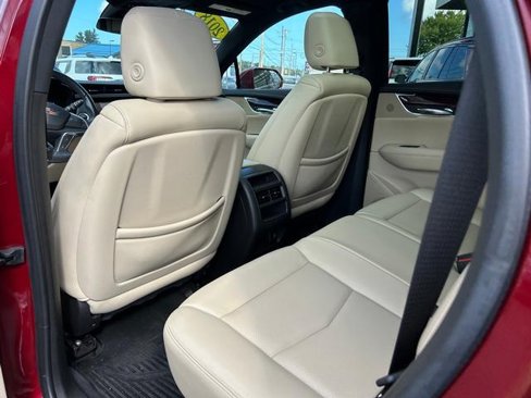 Used 2018 Cadillac XT5 Luxury w/ Driver Awareness Package image 12