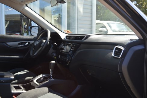 Used 2016 Nissan Rogue S image 31