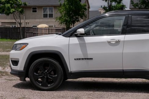 Used 2019 Jeep Compass Latitude image 16