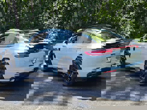 Used 2018 Porsche Panamera 4 image 4