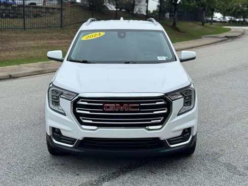 Used 2024 GMC Terrain SLT image 8