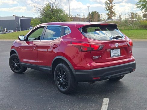 Used 2018 Nissan Rogue Sport S image 13