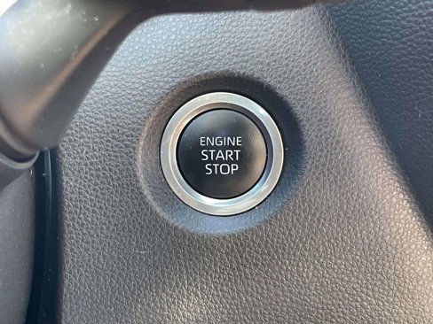Used 2025 Toyota Corolla SE image 24