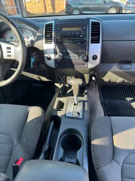 Used 2012 Nissan Frontier SV w/ Sport Appearance Pkg image 31