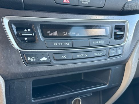 Used 2018 Honda Pilot LX image 29