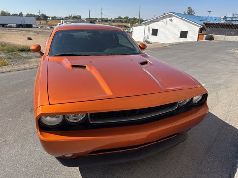 Used 2011 Dodge Challenger R/T image 2
