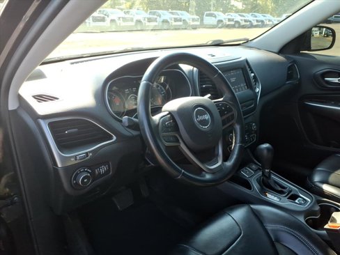 Used 2019 Jeep Cherokee Latitude Plus image 6