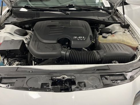 Used 2019 Chrysler 300 S image 36