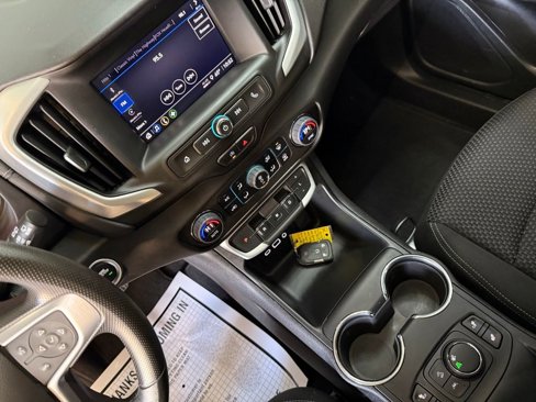 Used 2023 GMC Terrain SLE w/ Driver Convenience Package image 28