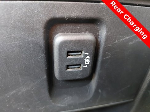 Used 2022 Chevrolet Traverse LS image 17