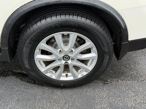Used 2018 Nissan Rogue SV image 26
