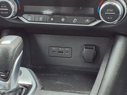 Used 2021 Nissan Sentra SV image 16