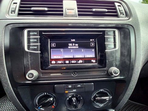 Used 2016 Volkswagen Jetta S image 15