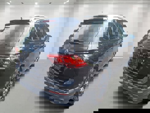 Used 2024 Volkswagen Tiguan SE image 4