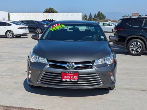 Used 2017 Toyota Camry LE image 2
