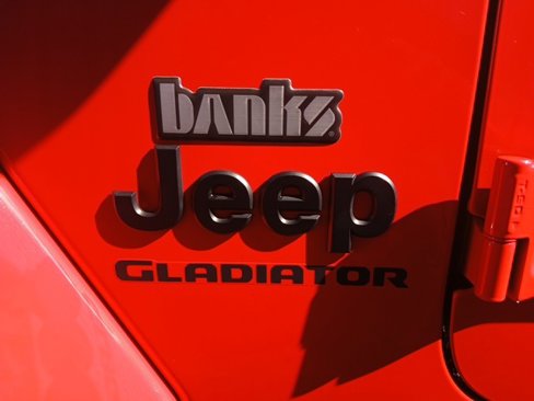 Used 2022 Jeep Gladiator Sport image 13