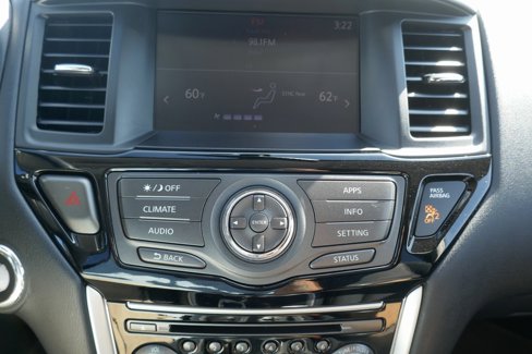 Used 2019 Nissan Pathfinder SV image 28