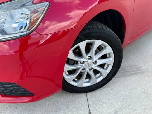 Used 2018 Nissan Sentra SV image 2