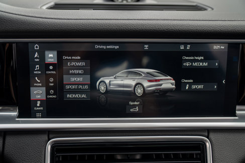 Used 2018 Porsche Panamera 4 image 20