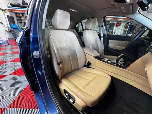 Used 2018 BMW 320i Sedan image 9