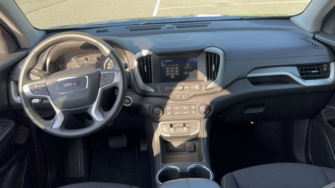 Used 2024 GMC Terrain SLE image 11