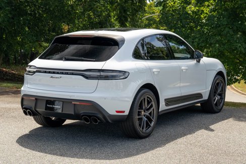 Certified 2023 Porsche Macan Turbo image 7