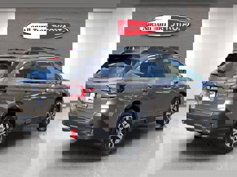 Used 2022 Subaru Outback Premium image 6