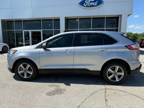 Used 2021 Ford Edge SEL w/ Convenience Package image 4