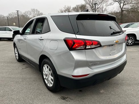 Used 2022 Chevrolet Equinox LS w/ LS Convenience Package image 9