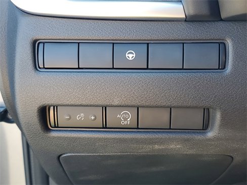 Used 2023 Nissan Rogue SV image 20