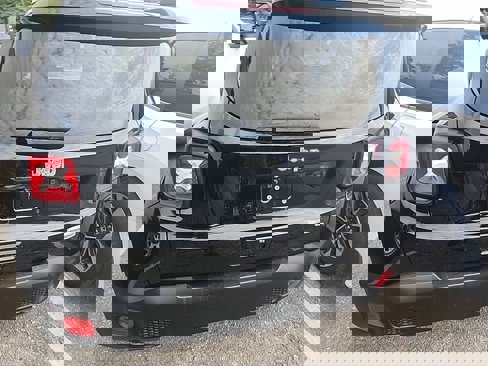 Used 2019 Jeep Renegade Latitude image 5