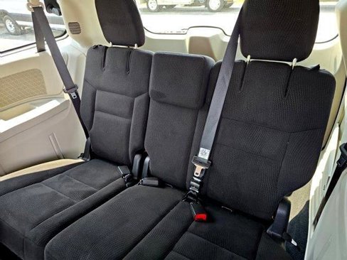 Used 2014 Dodge Grand Caravan SXT image 11