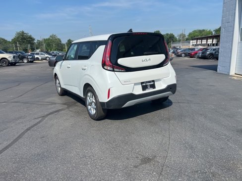 Used 2024 Kia Soul LX w/ Option Group 015 image 13